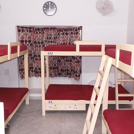 Elements Hostel Chennai Esterno foto